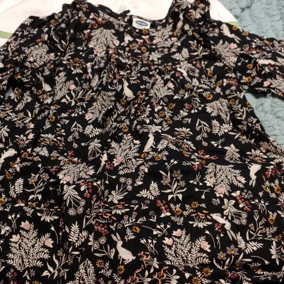 3 dresses - Picture 3 of 5